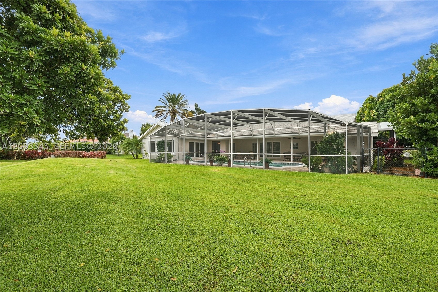444 Glenbrook Dr, Atlantis FL 33462