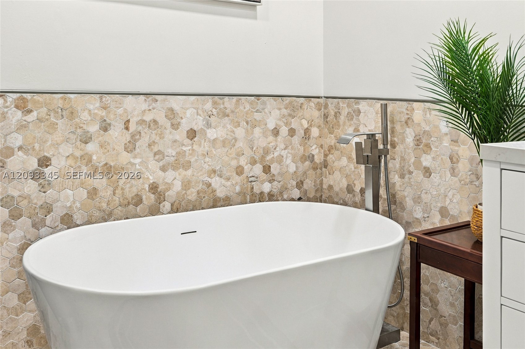 444 Glenbrook Dr, Atlantis FL 33462