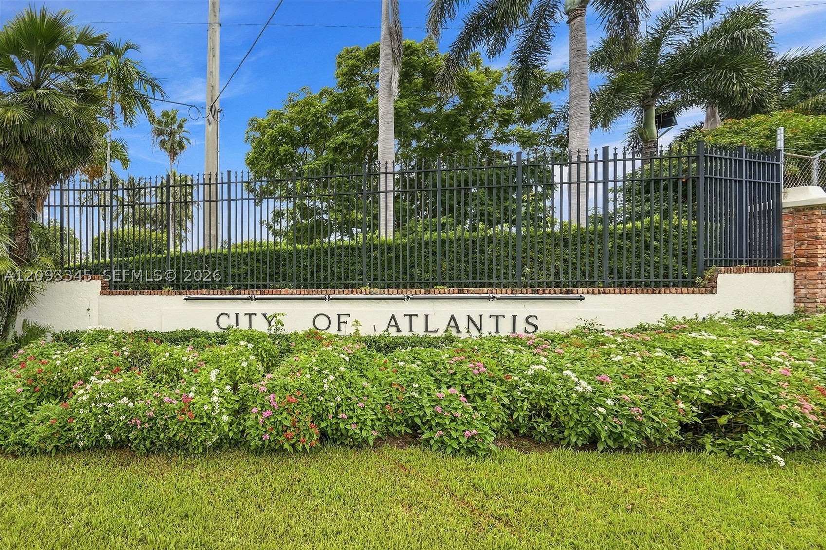 444 Glenbrook Dr, Atlantis FL 33462