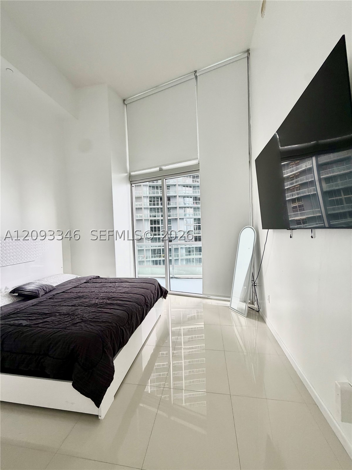 495 Brickell Ave #2206, Miami FL 33131