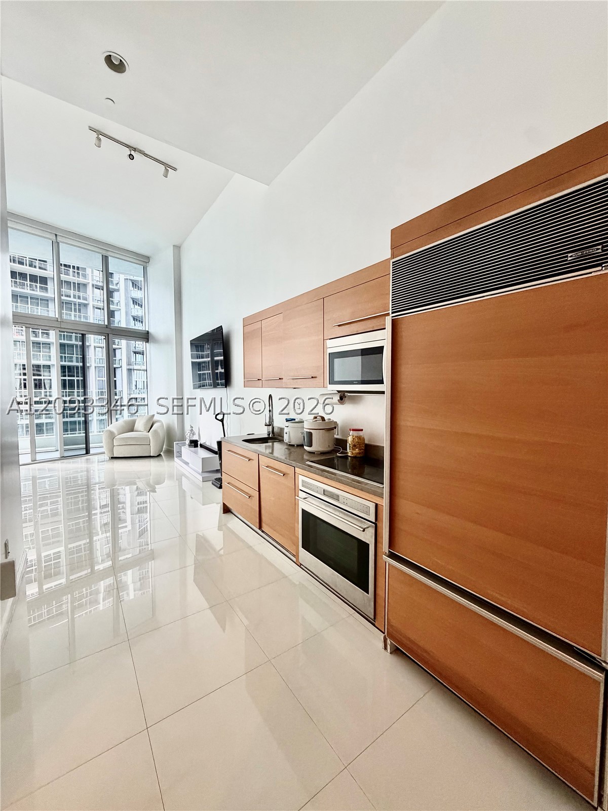 495 Brickell Ave #2206, Miami FL 33131