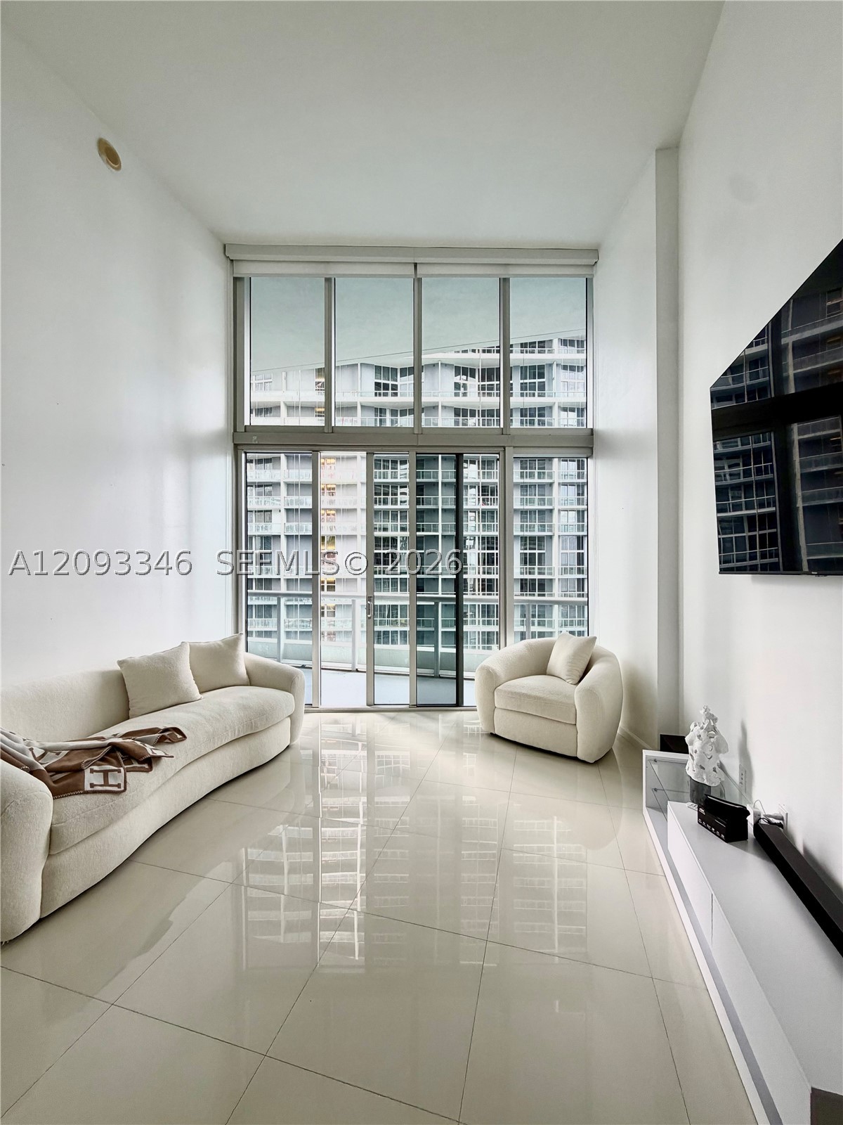 495 Brickell Ave #2206, Miami FL 33131