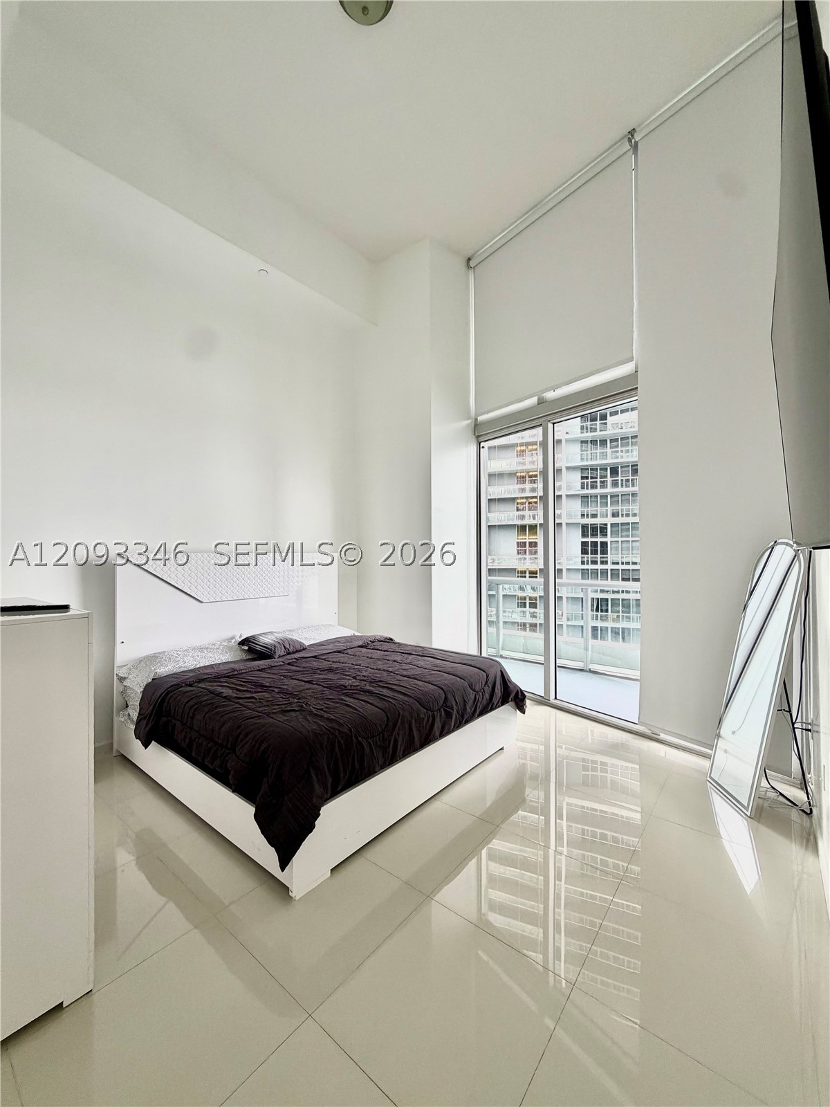 495 Brickell Ave #2206, Miami FL 33131