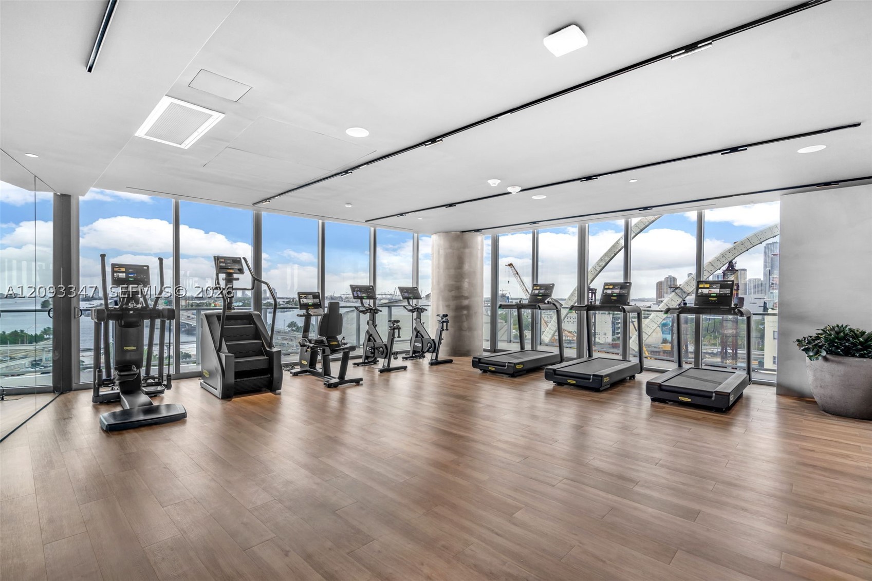 1400 Biscayne Blvd #706, Miami FL 33132
