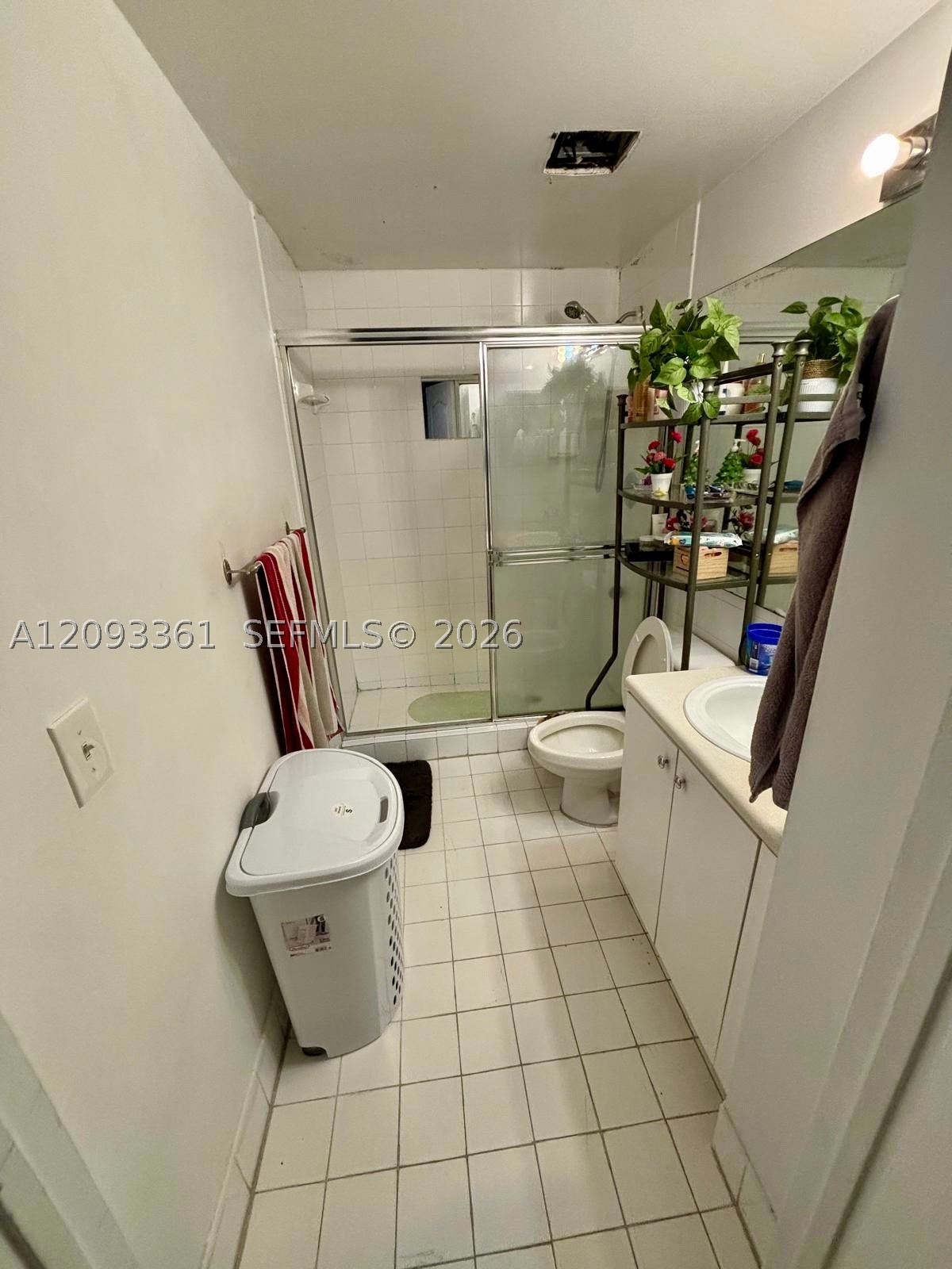 5085 NW 7th St #608, Miami FL 33126