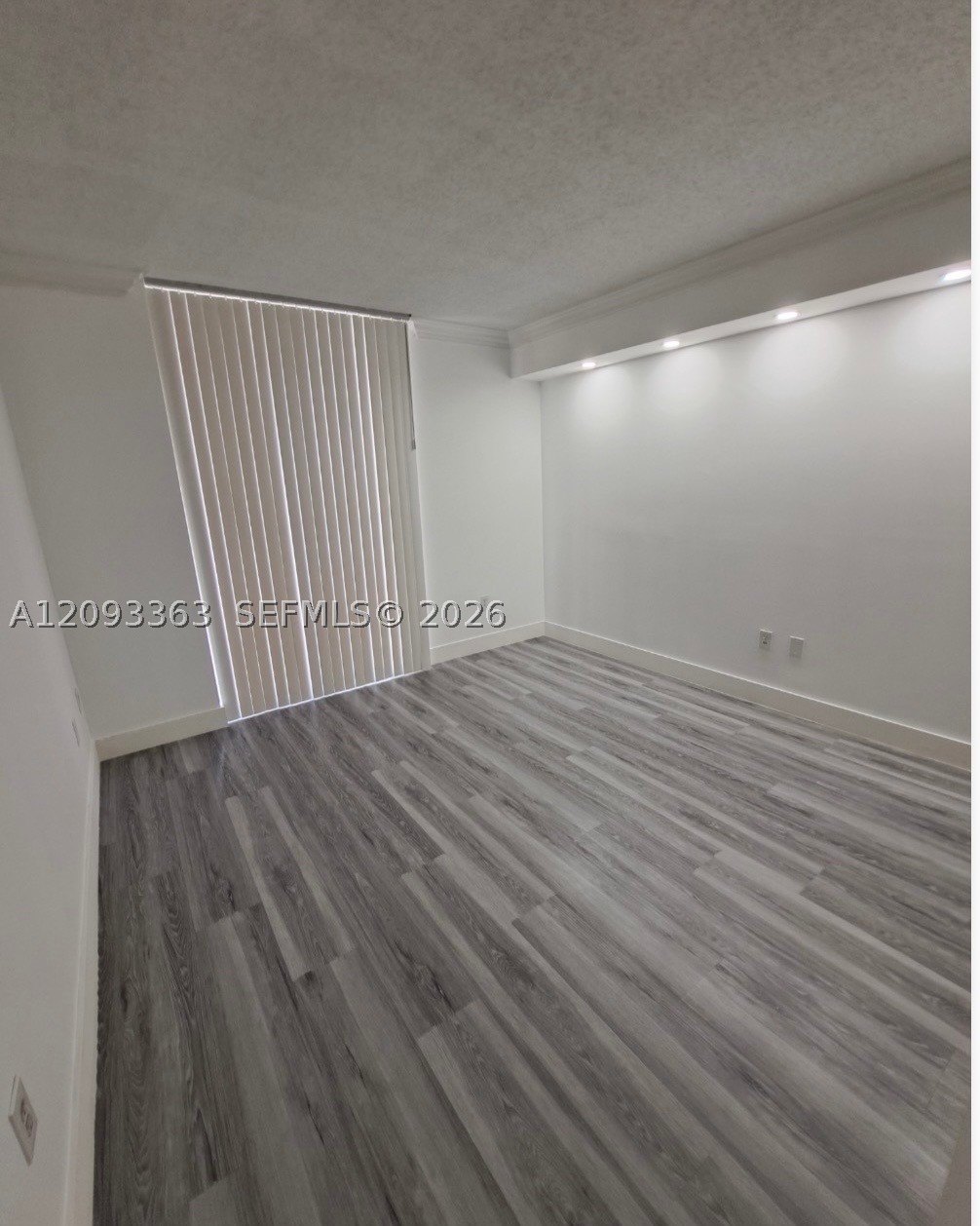 5085 NW 7th St #403, Miami FL 33126