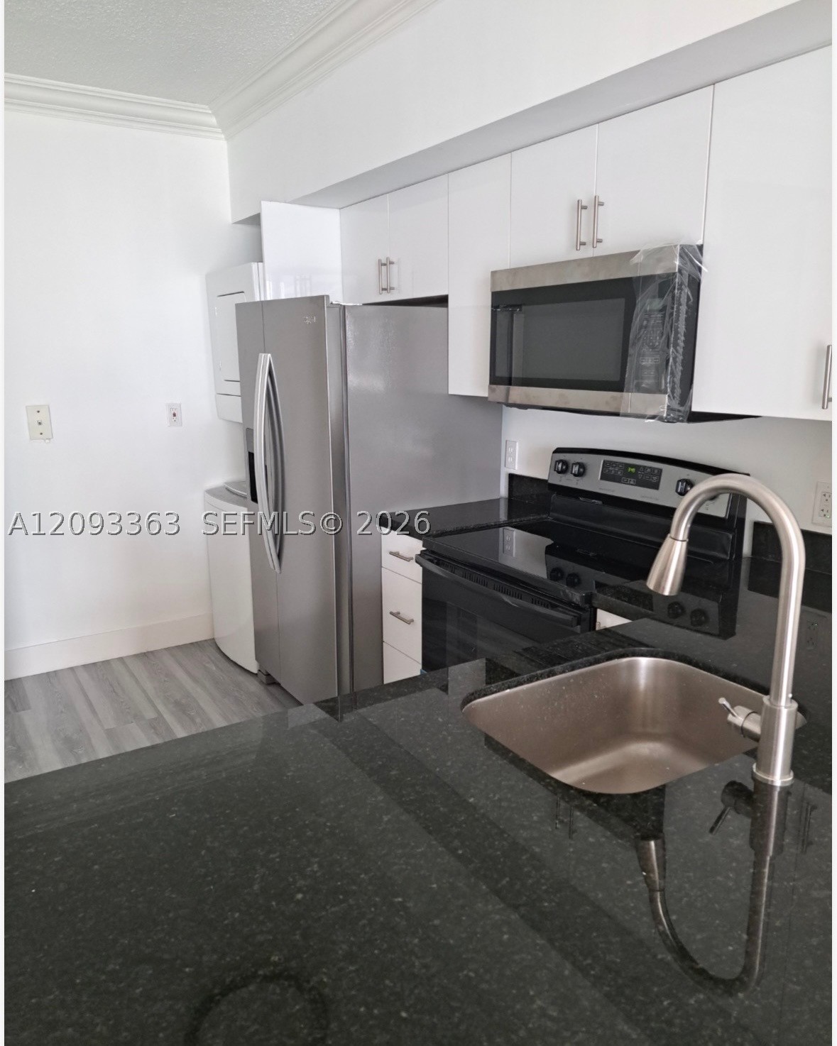 5085 NW 7th St #403, Miami FL 33126