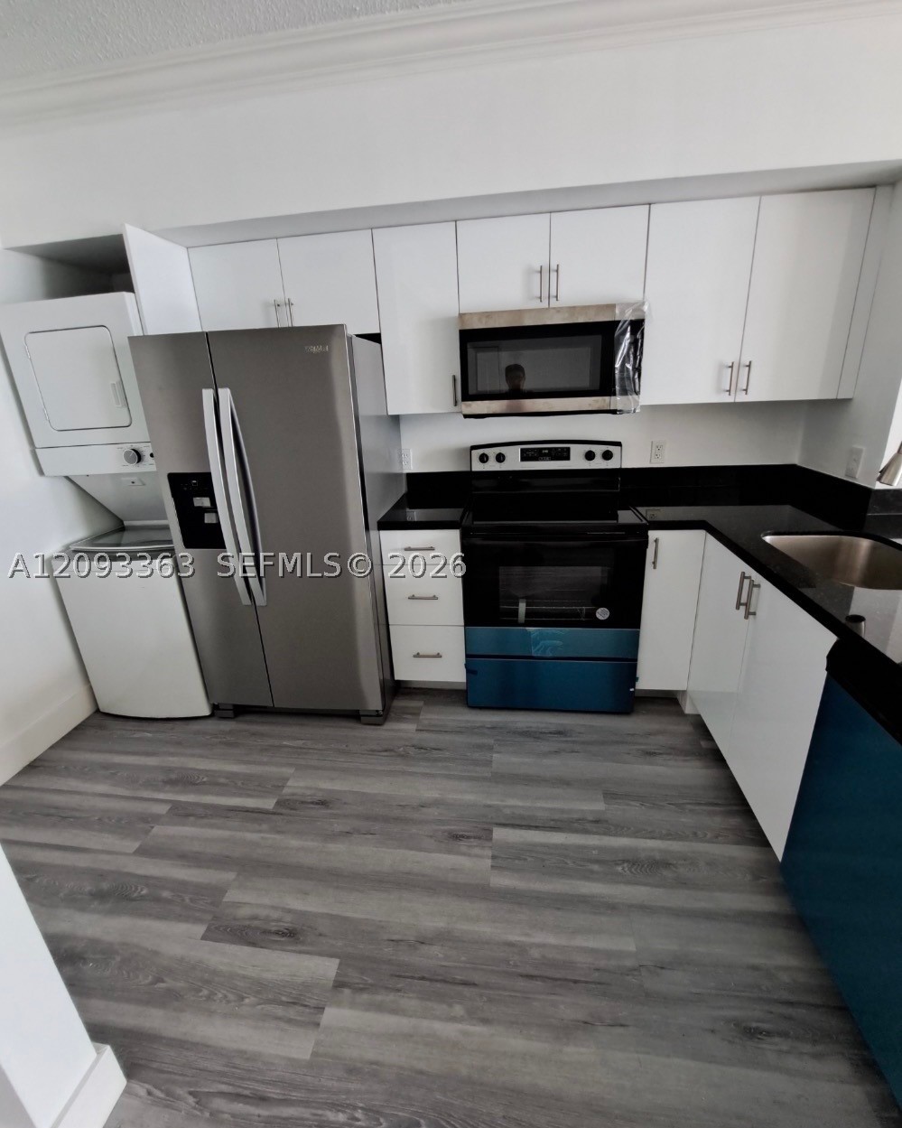 5085 NW 7th St #403, Miami FL 33126