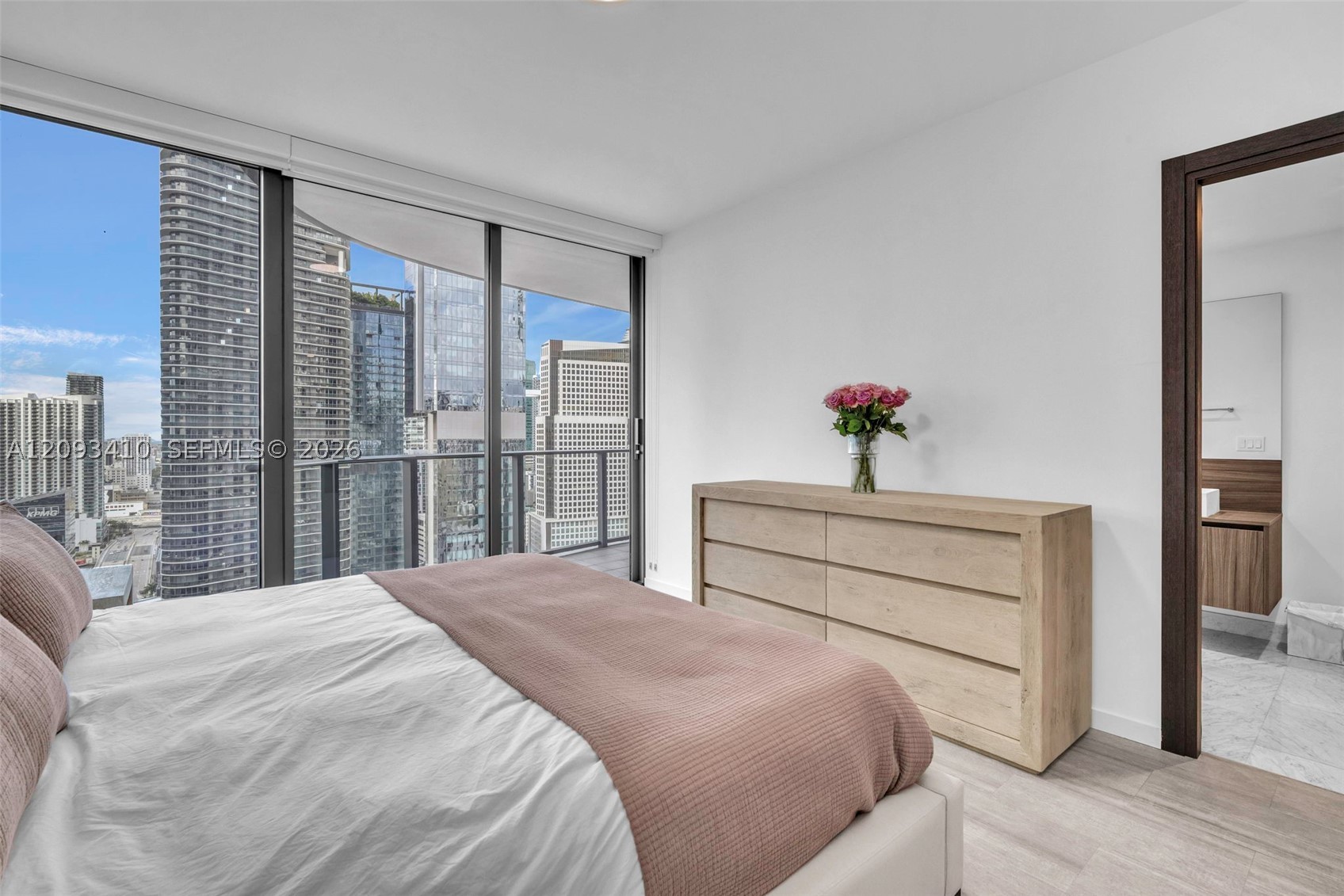 1000 Brickell Plz #3112, Miami FL 33131
