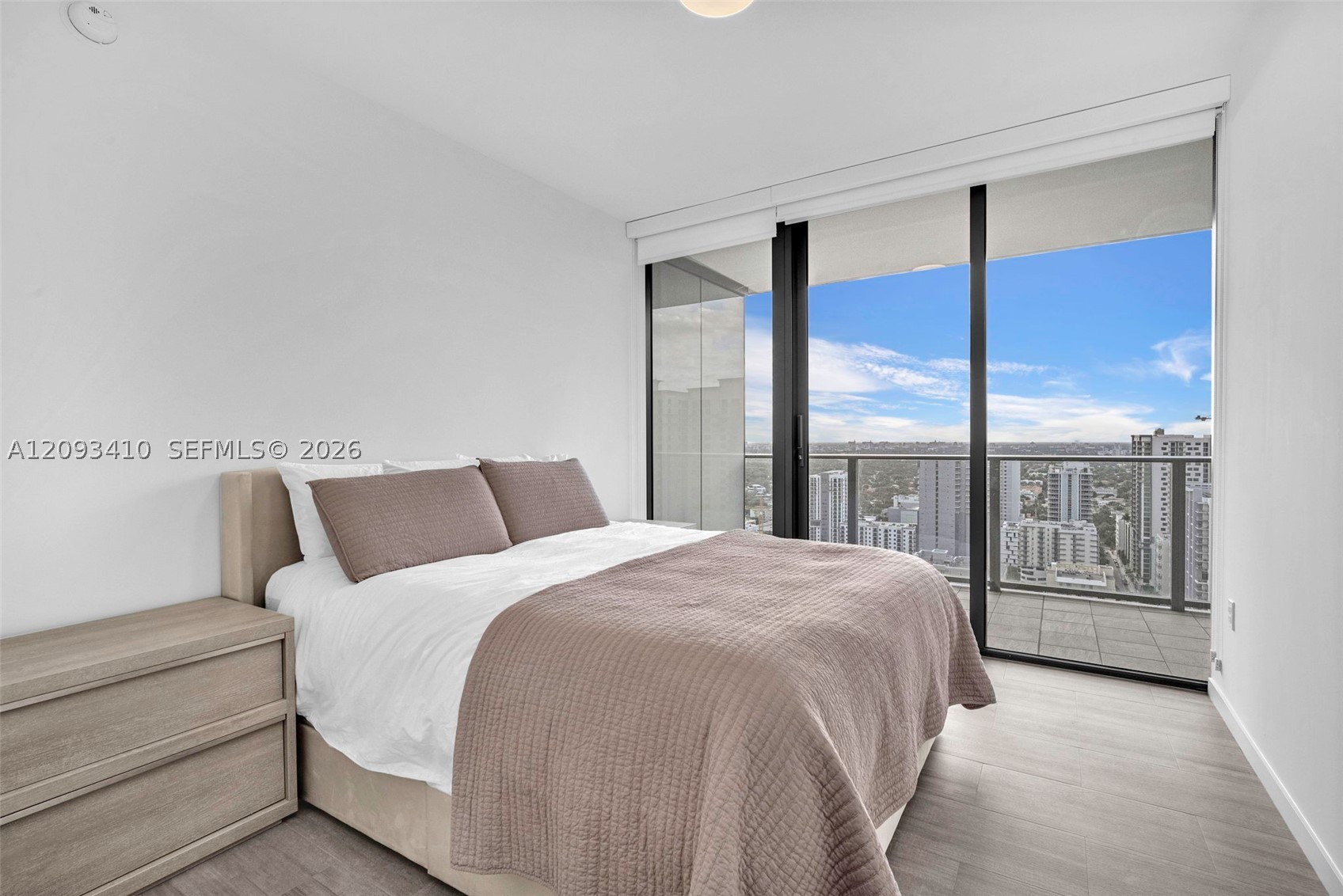 1000 Brickell Plz #3112, Miami FL 33131