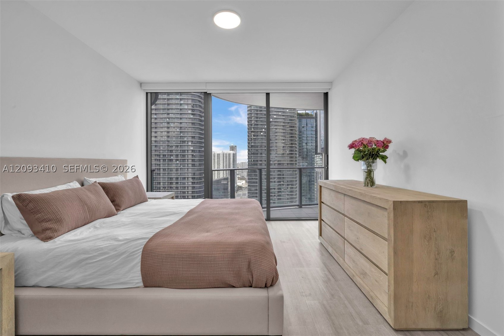 1000 Brickell Plz #3112, Miami FL 33131