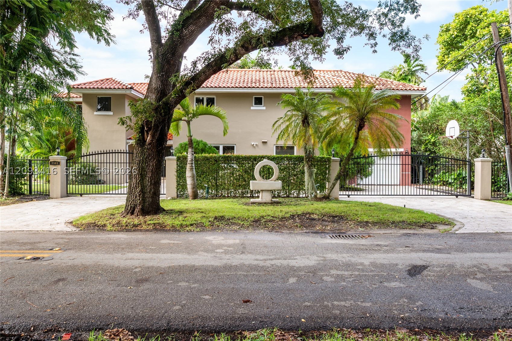 1543 Dorado Ave, Coral Gables FL 33146