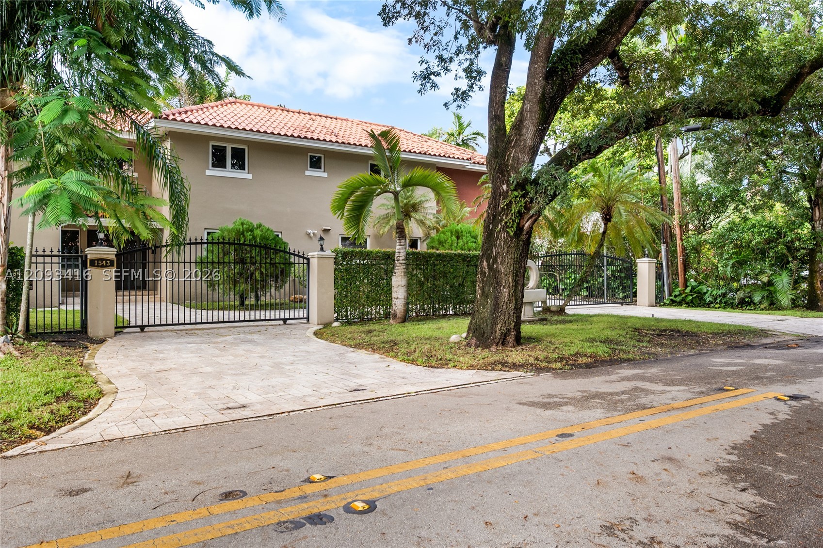 1543 Dorado Ave, Coral Gables FL 33146