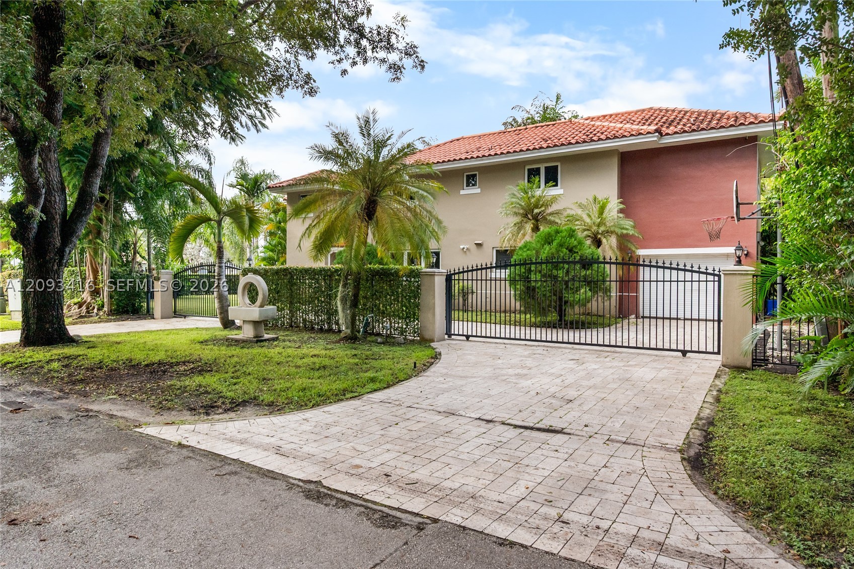 1543 Dorado Ave, Coral Gables FL 33146