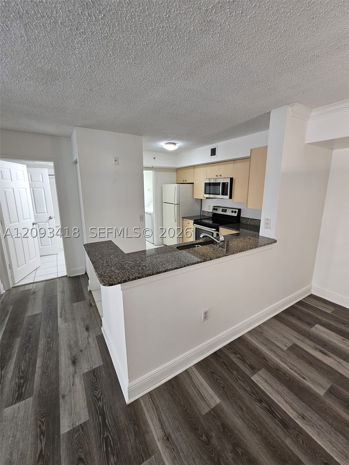 2451 Centergate Dr #204, Miramar FL 33025