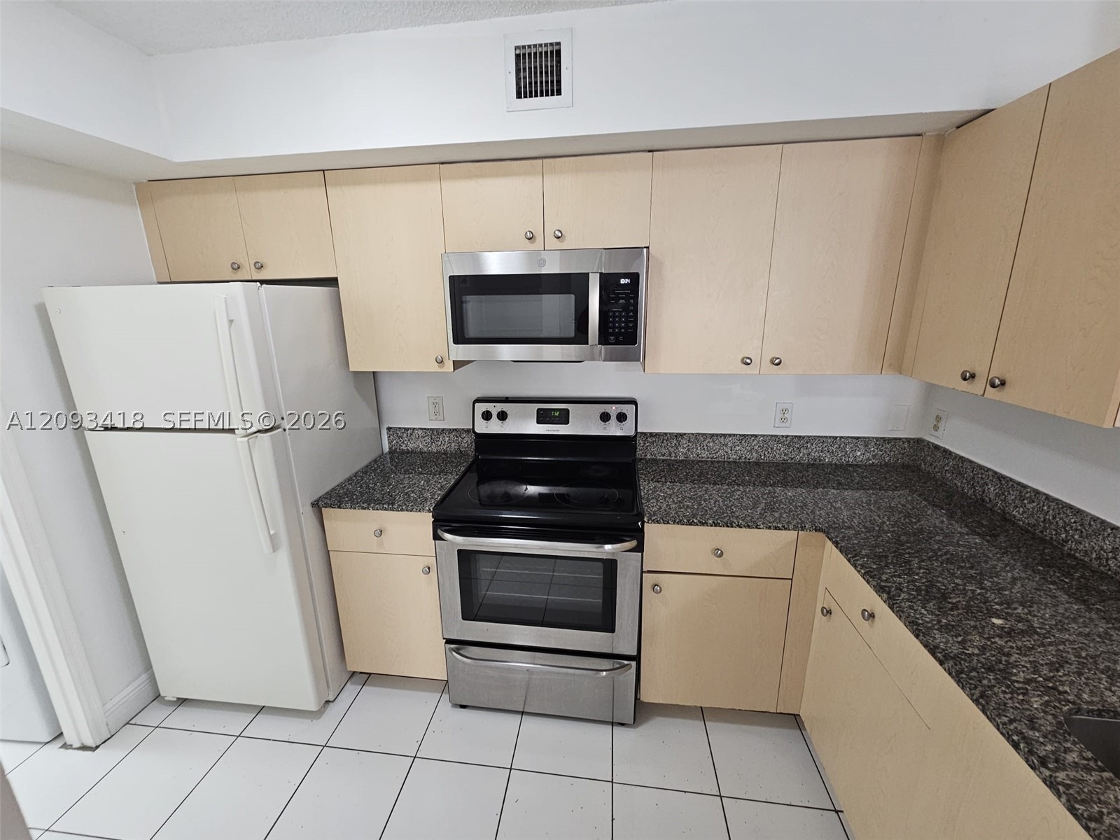 2451 Centergate Dr #204, Miramar FL 33025