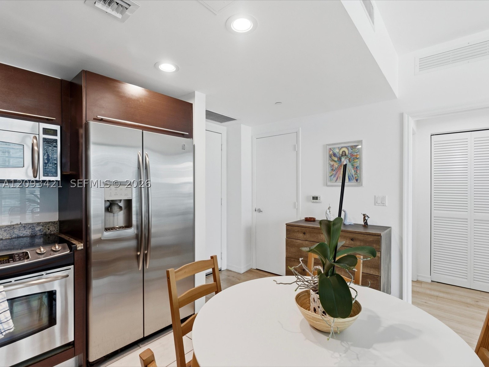 950 Brickell Bay Dr #1208, Miami FL 33131