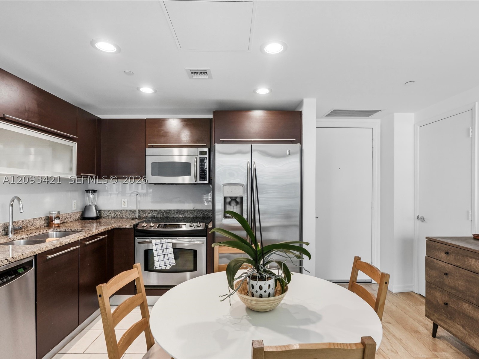 950 Brickell Bay Dr #1208, Miami FL 33131