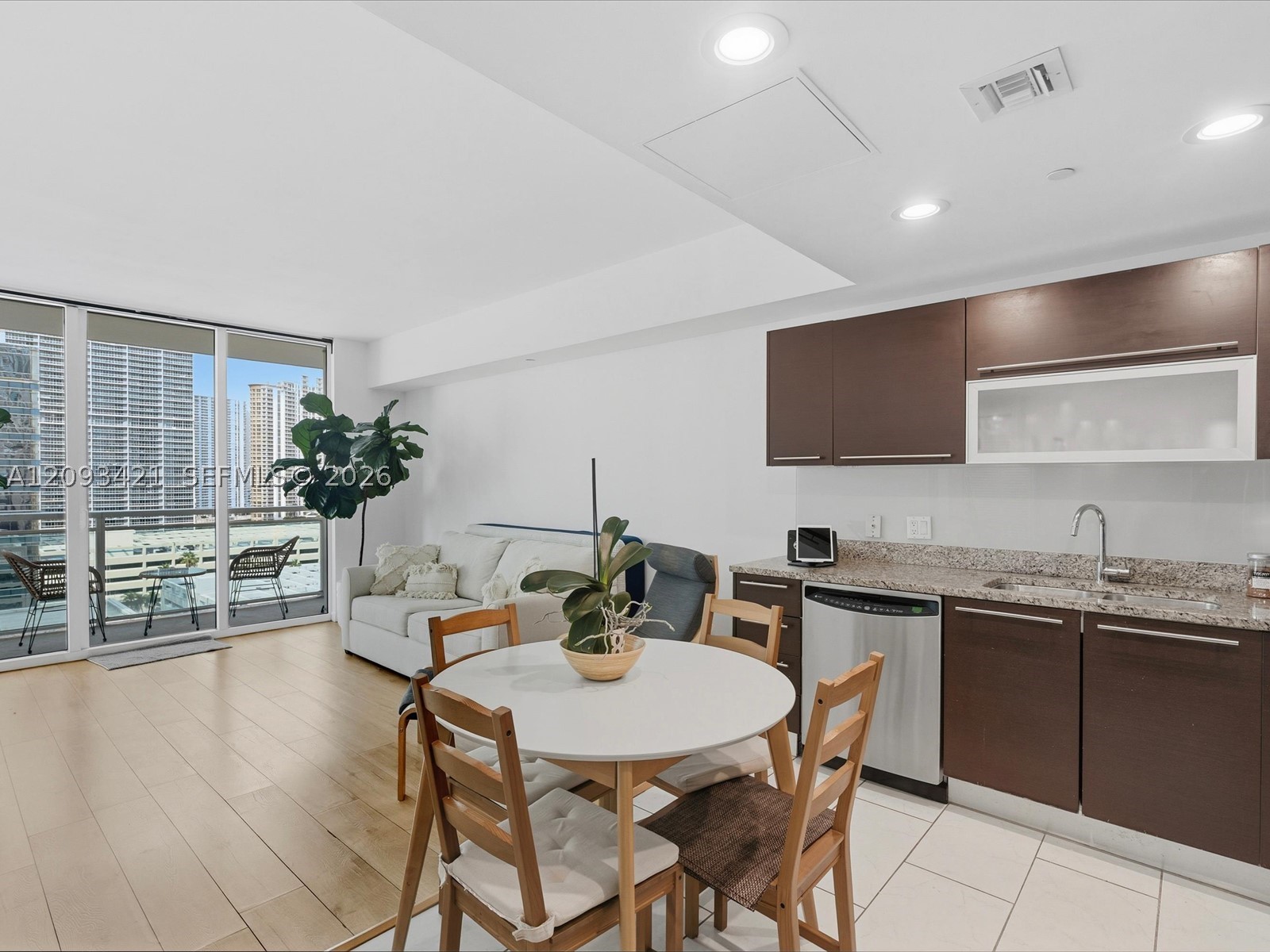 950 Brickell Bay Dr #1208, Miami FL 33131
