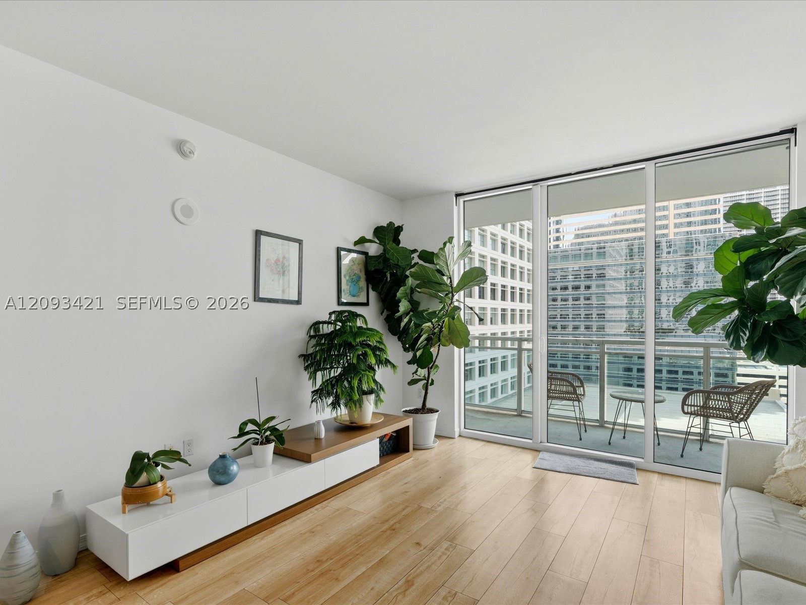 950 Brickell Bay Dr #1208, Miami FL 33131