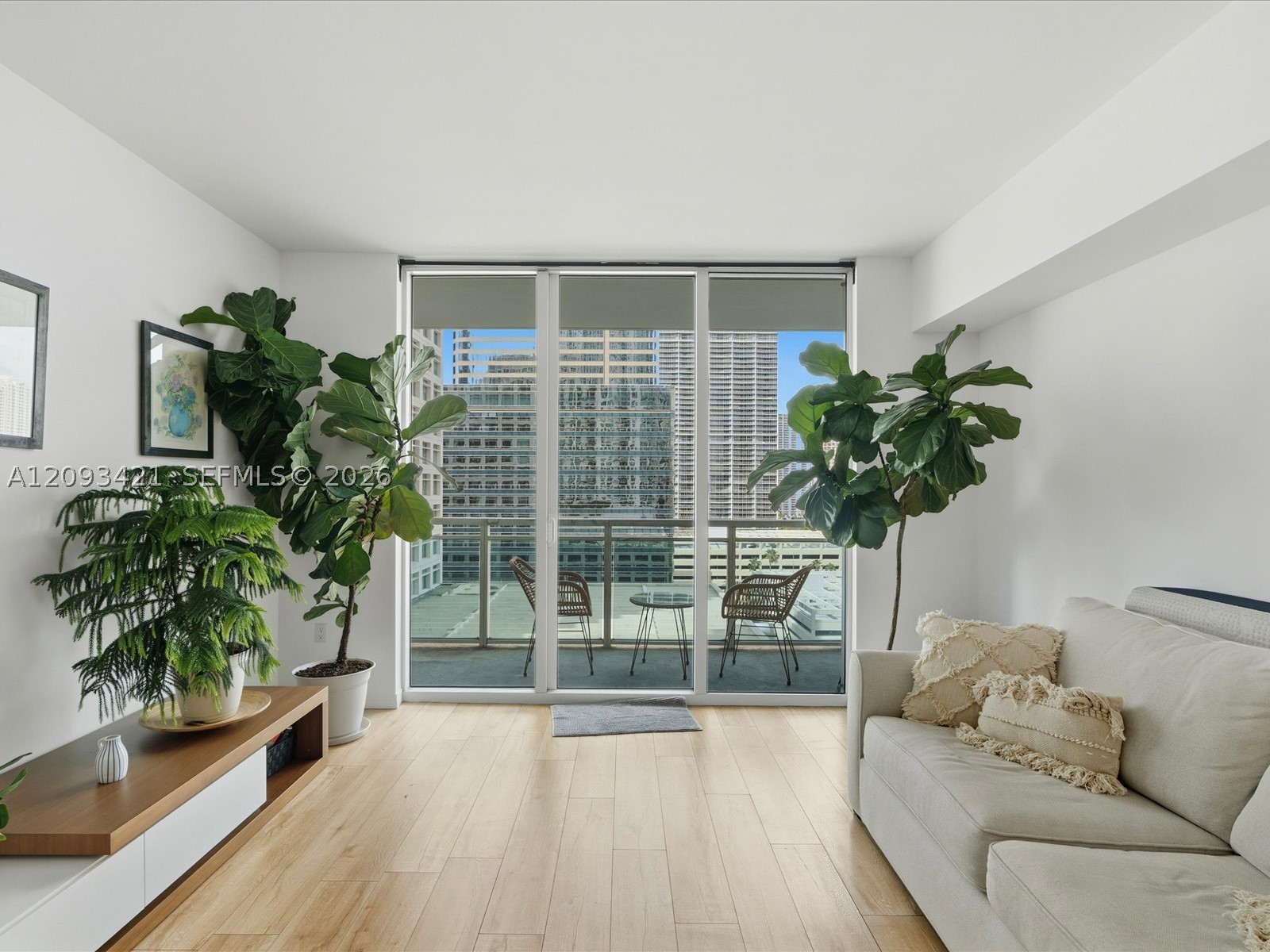 950 Brickell Bay Dr #1208, Miami FL 33131