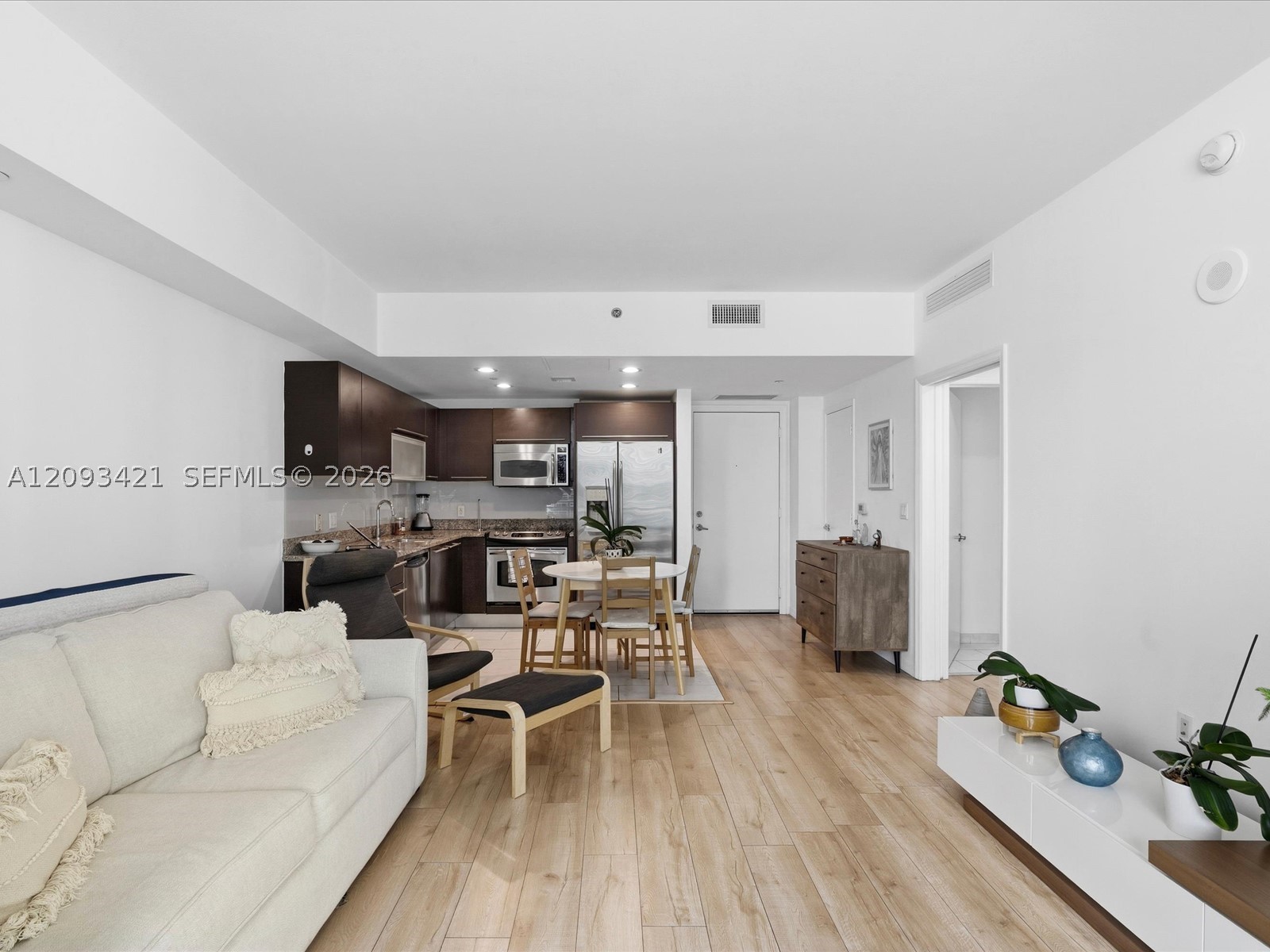 950 Brickell Bay Dr #1208, Miami FL 33131