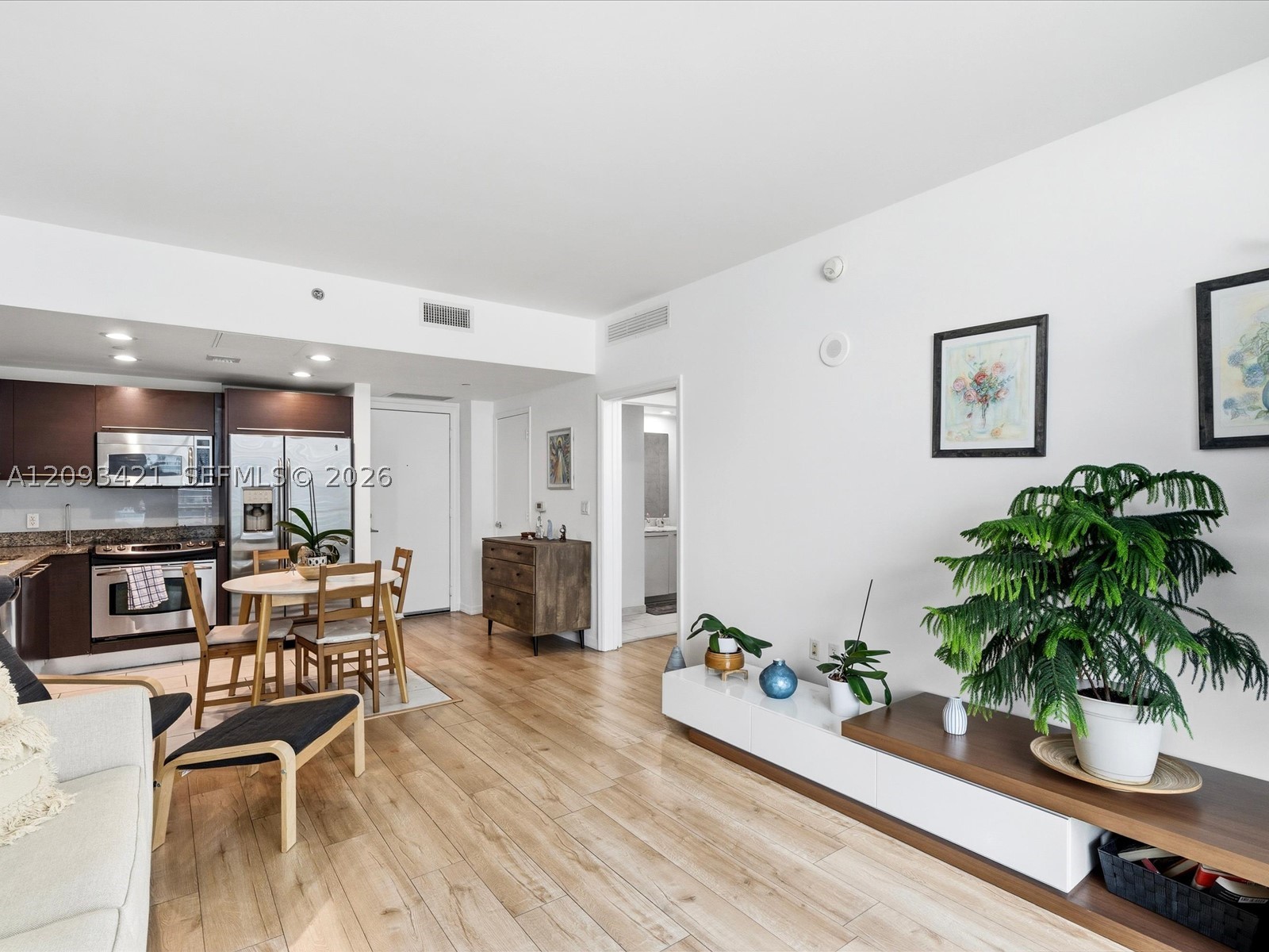 950 Brickell Bay Dr #1208, Miami FL 33131