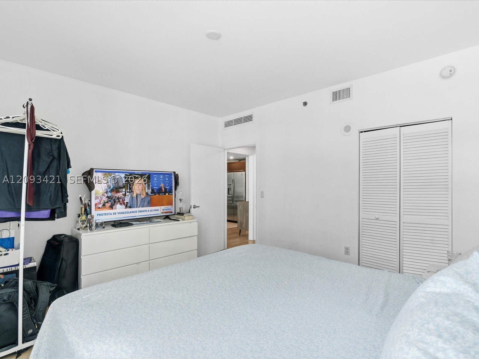 950 Brickell Bay Dr #1208, Miami FL 33131
