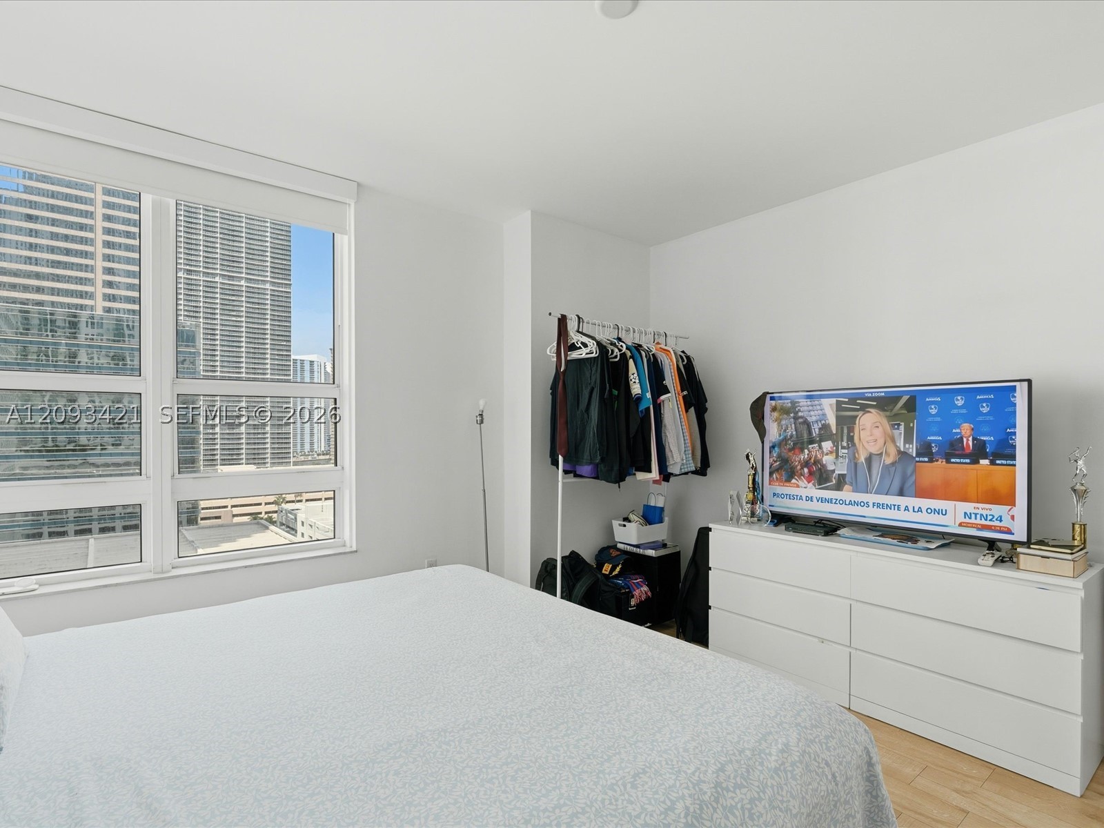 950 Brickell Bay Dr #1208, Miami FL 33131