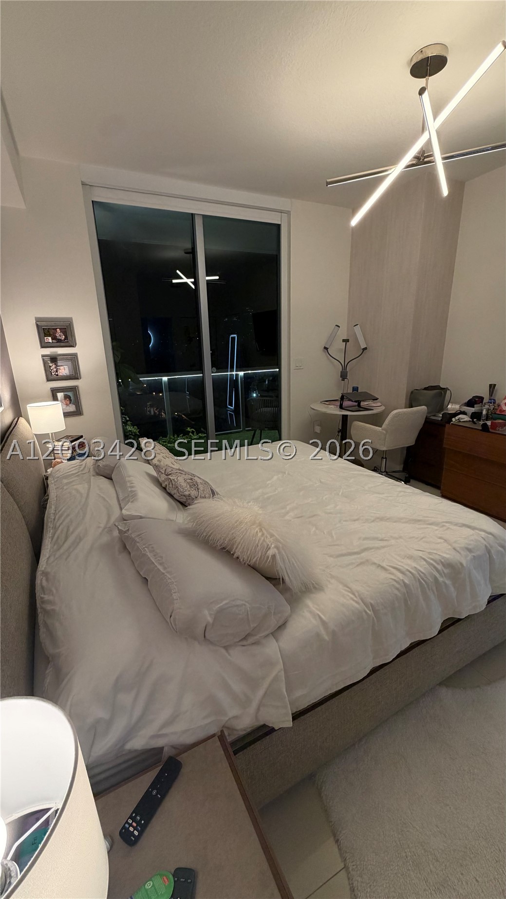 79 SW 12th St #1703-S, Miami FL 33130