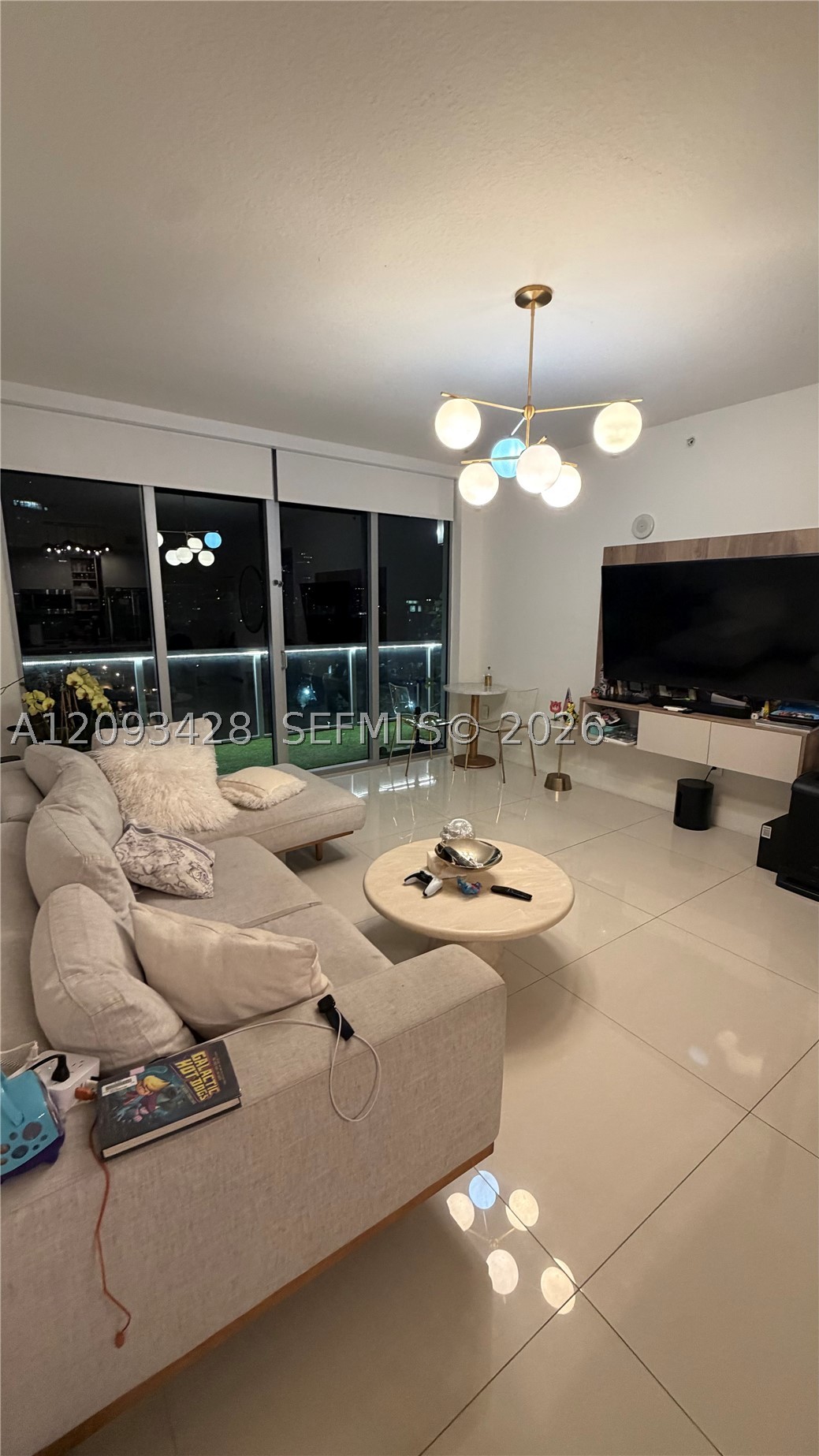 79 SW 12th St #1703-S, Miami FL 33130