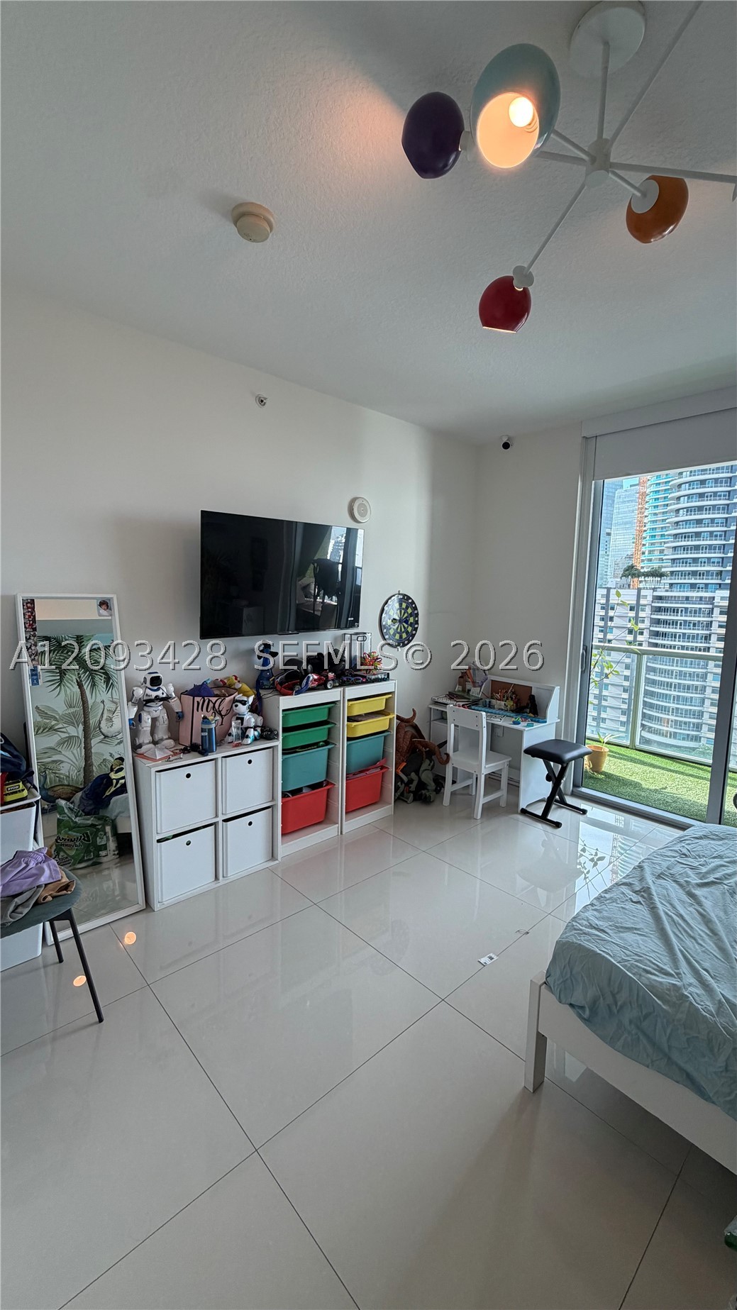 79 SW 12th St #1703-S, Miami FL 33130