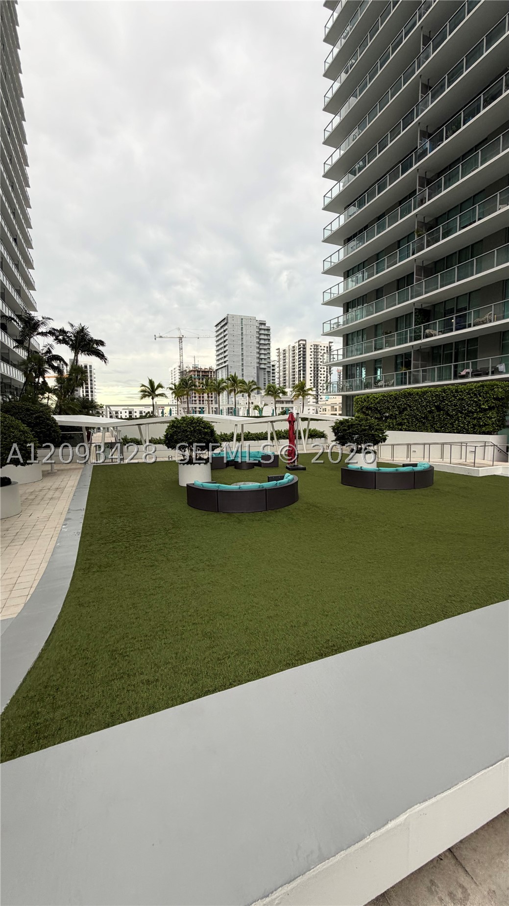 79 SW 12th St #1703-S, Miami FL 33130