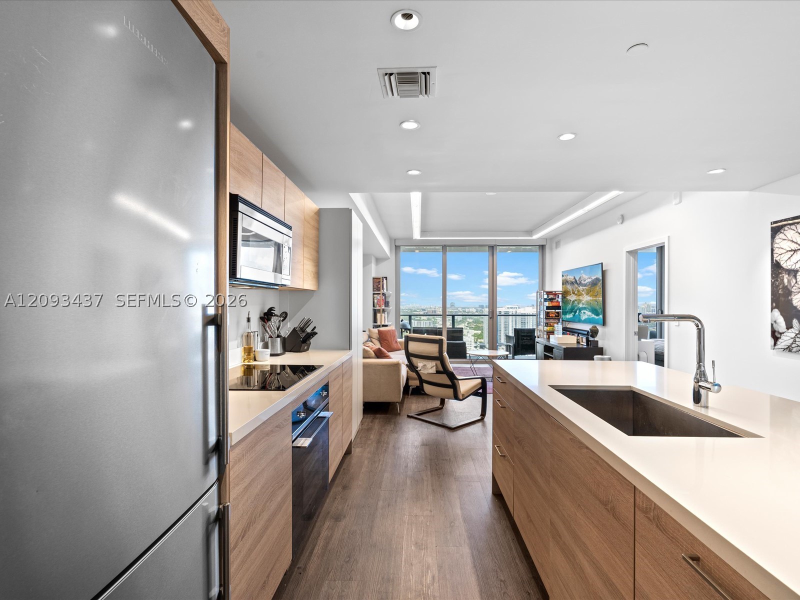 16385 Biscayne Blvd #3103, North Miami Beach FL 33160