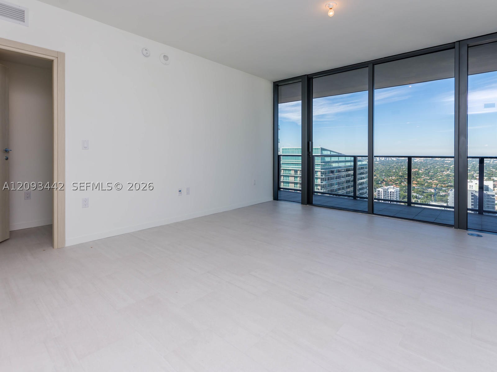1000 Brickell Plz #4104, Miami FL 33131