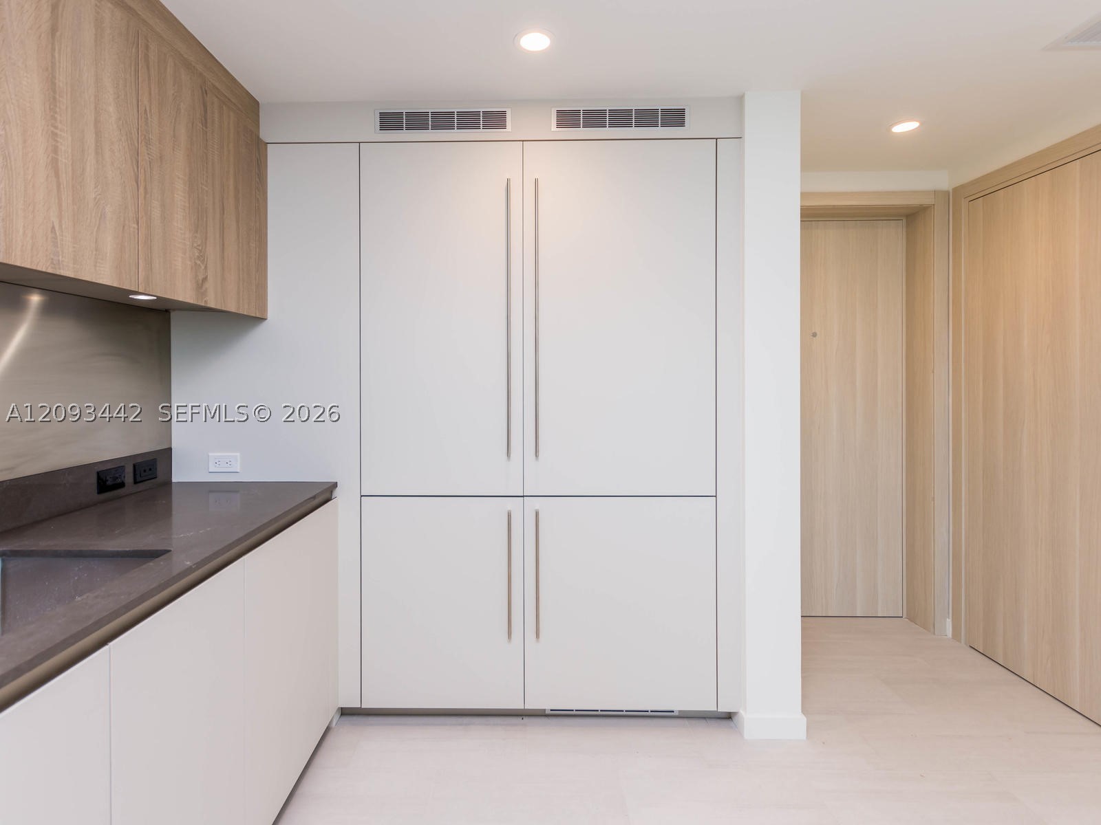 1000 Brickell Plz #4104, Miami FL 33131
