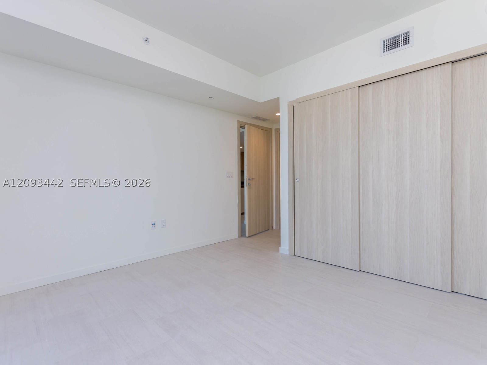 1000 Brickell Plz #4104, Miami FL 33131