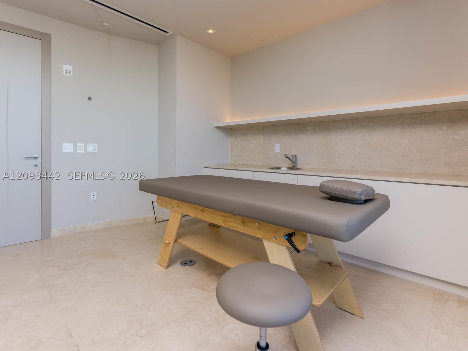 1000 Brickell Plz #4104, Miami FL 33131