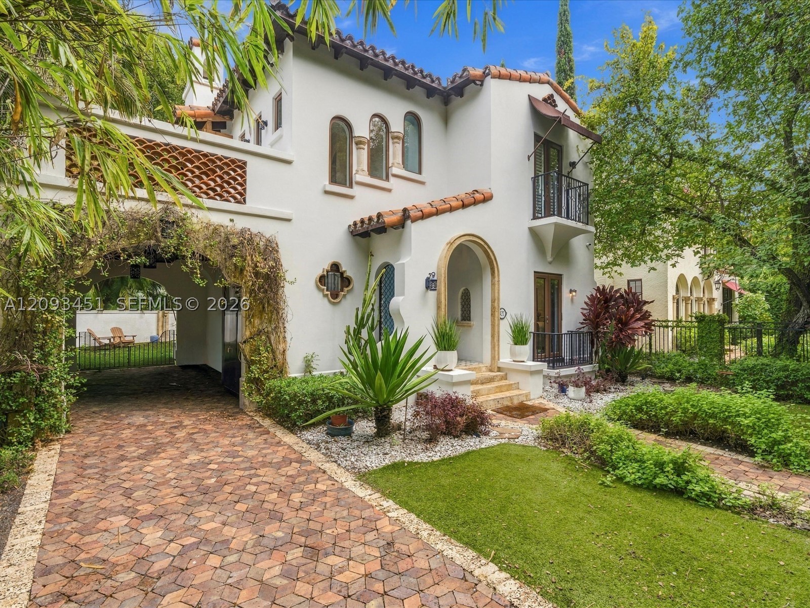 421 Sarto Ave, Coral Gables FL 33134