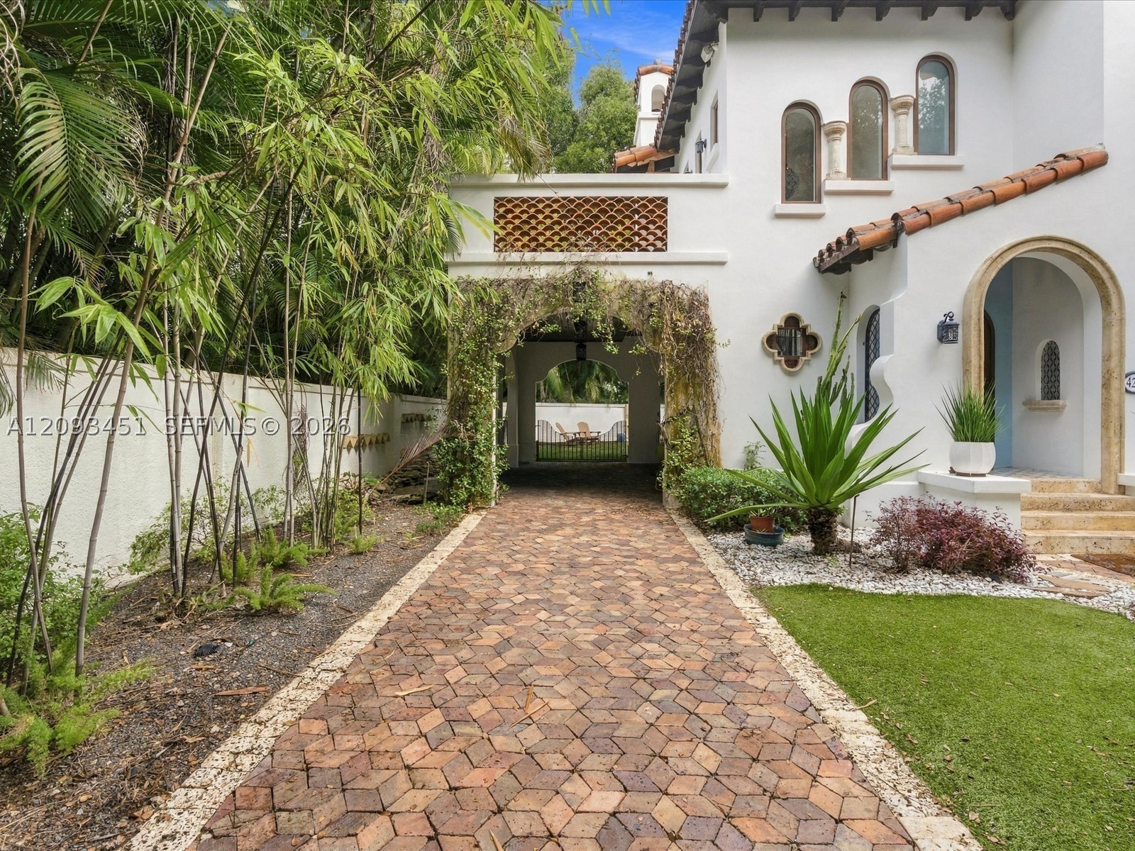 421 Sarto Ave, Coral Gables FL 33134