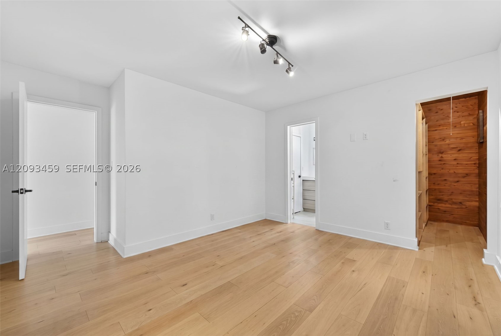 4353 Alton Rd, Miami Beach FL 33140