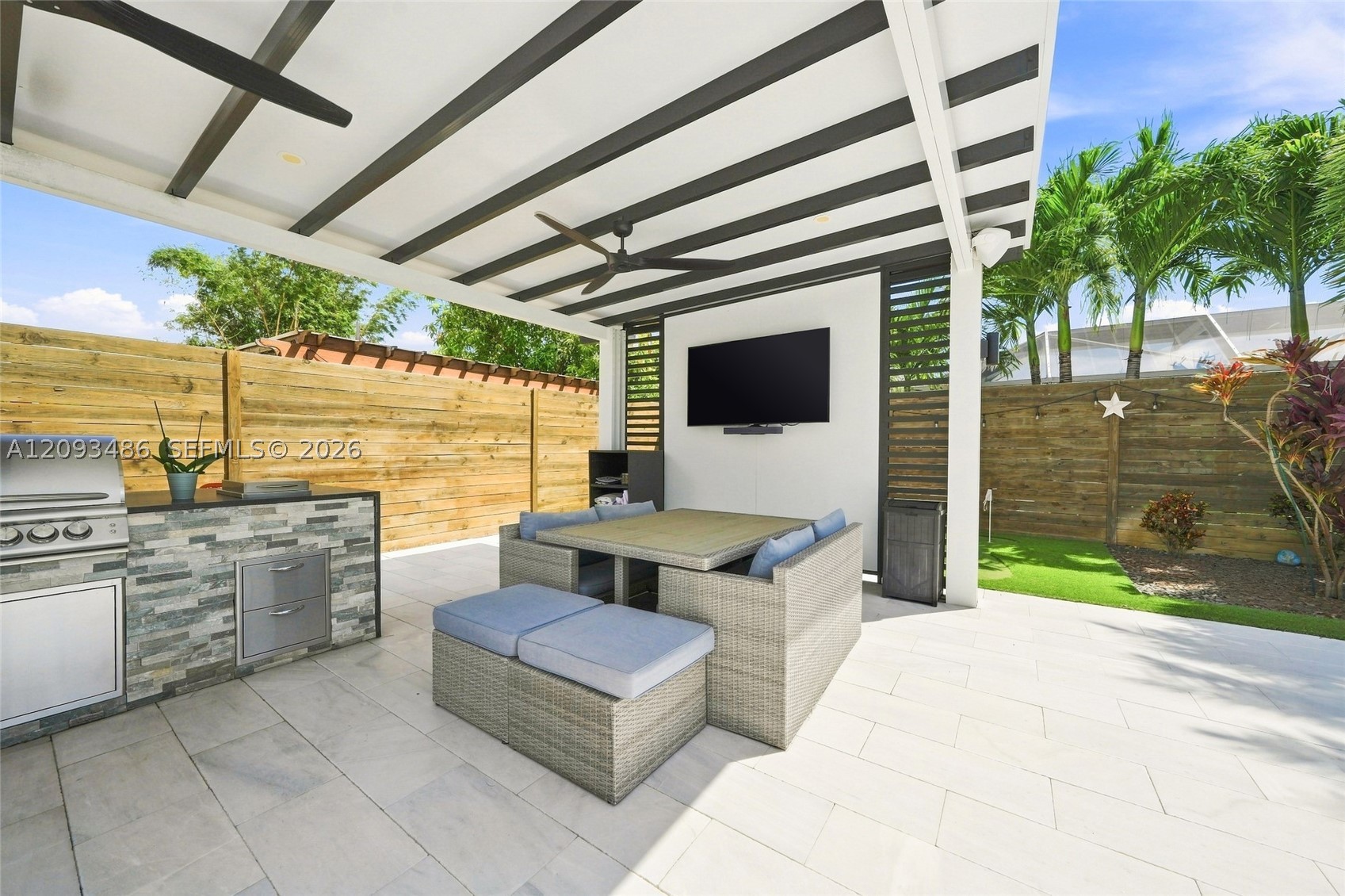 8031 SW 97th Ave, Miami FL 33173