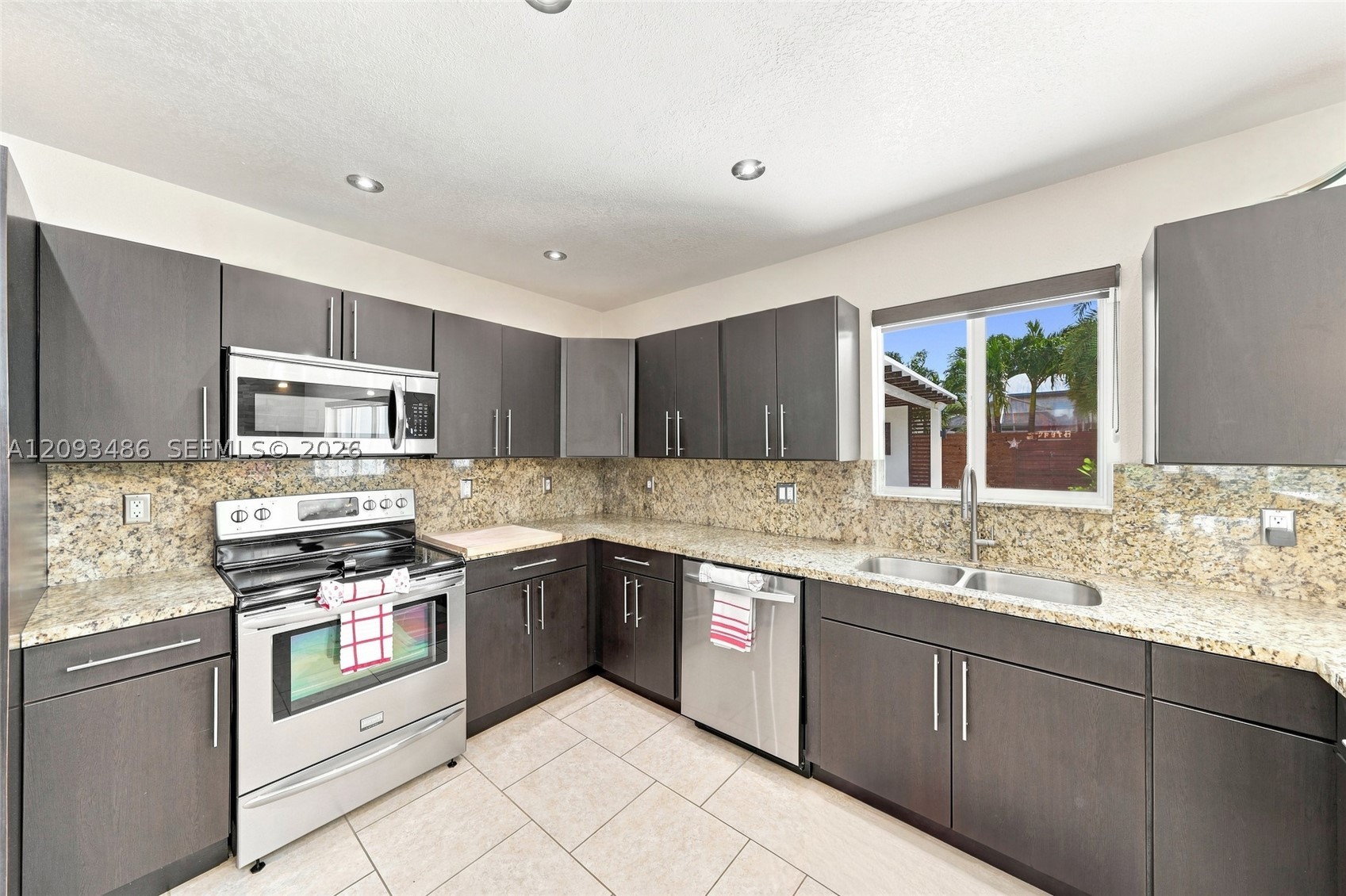 8031 SW 97th Ave, Miami FL 33173
