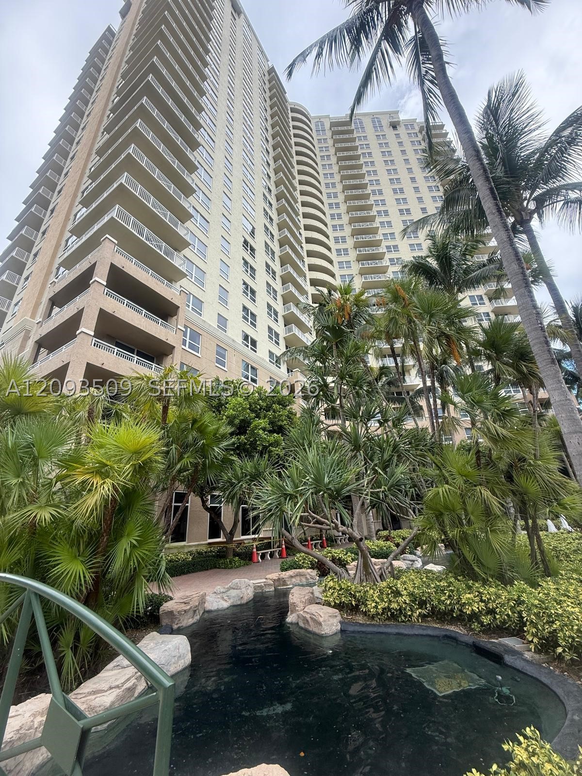 19501 W Country Club Dr #TS-03, Aventura FL 33180