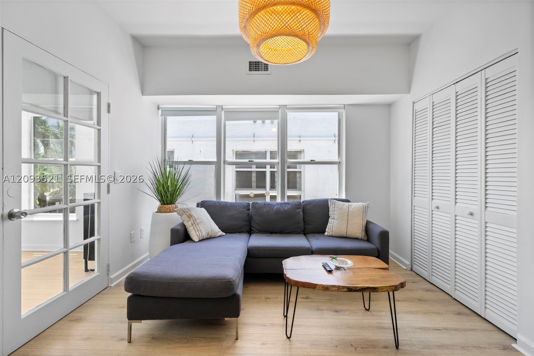 227 1st St #6, Miami Beach FL 33139