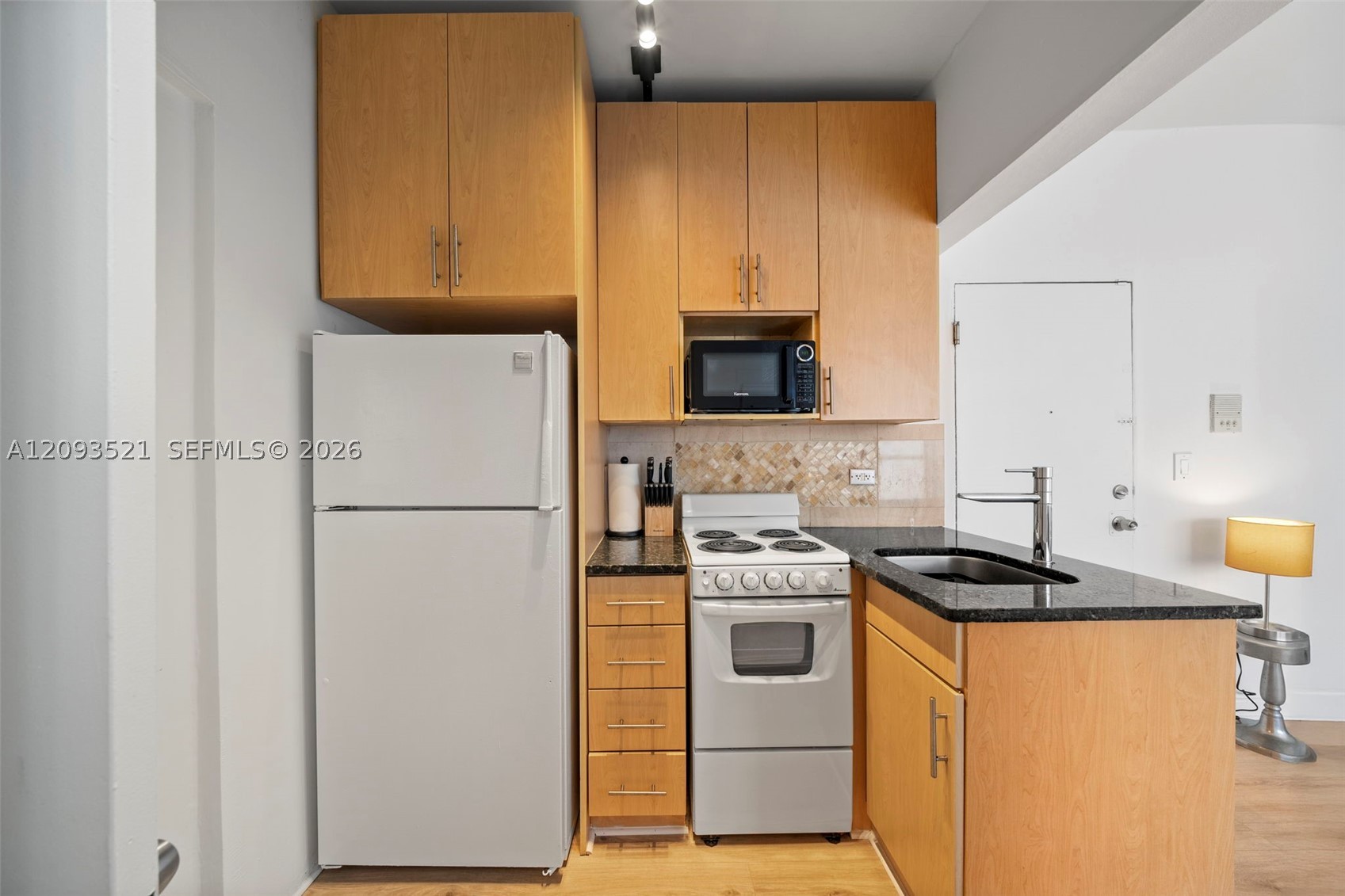 227 1st St #6, Miami Beach FL 33139