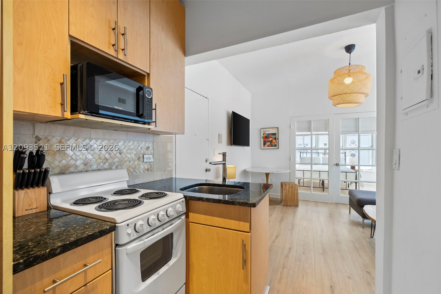 227 1st St #6, Miami Beach FL 33139