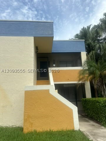 165 Lakeview Dr #201, Weston FL 33326