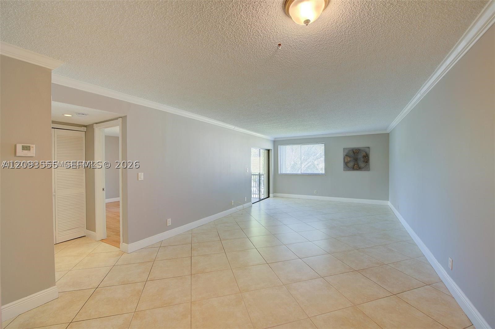 165 Lakeview Dr #201, Weston FL 33326