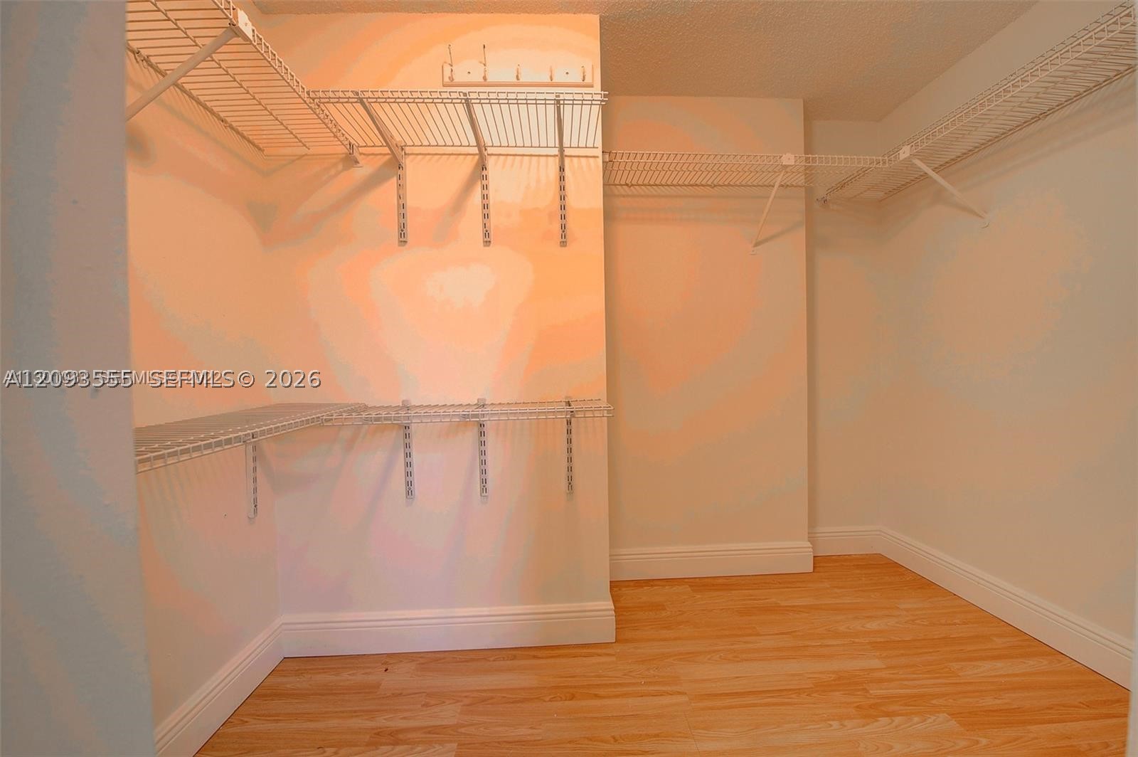 165 Lakeview Dr #201, Weston FL 33326